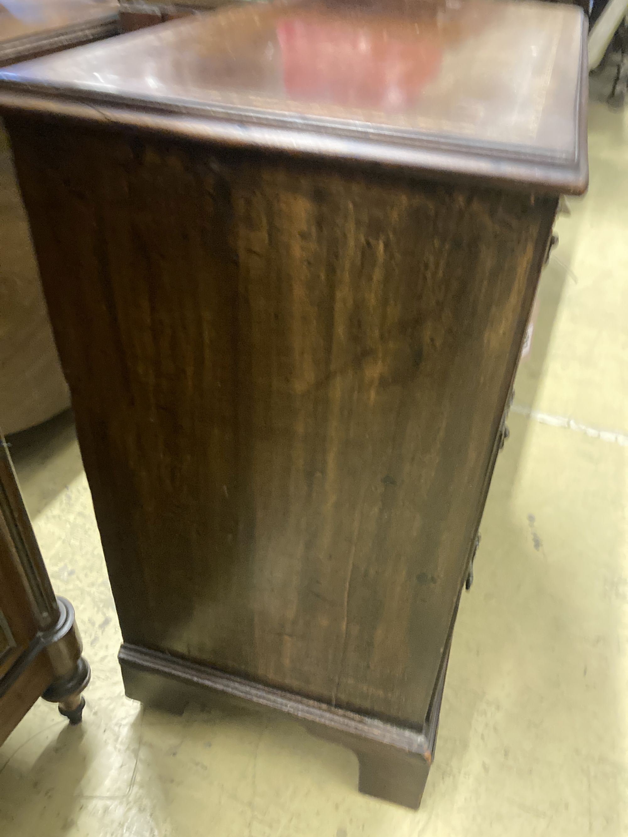 A George III mahogany four drawer chest, width 76cm, depth 40cm, height 81cm